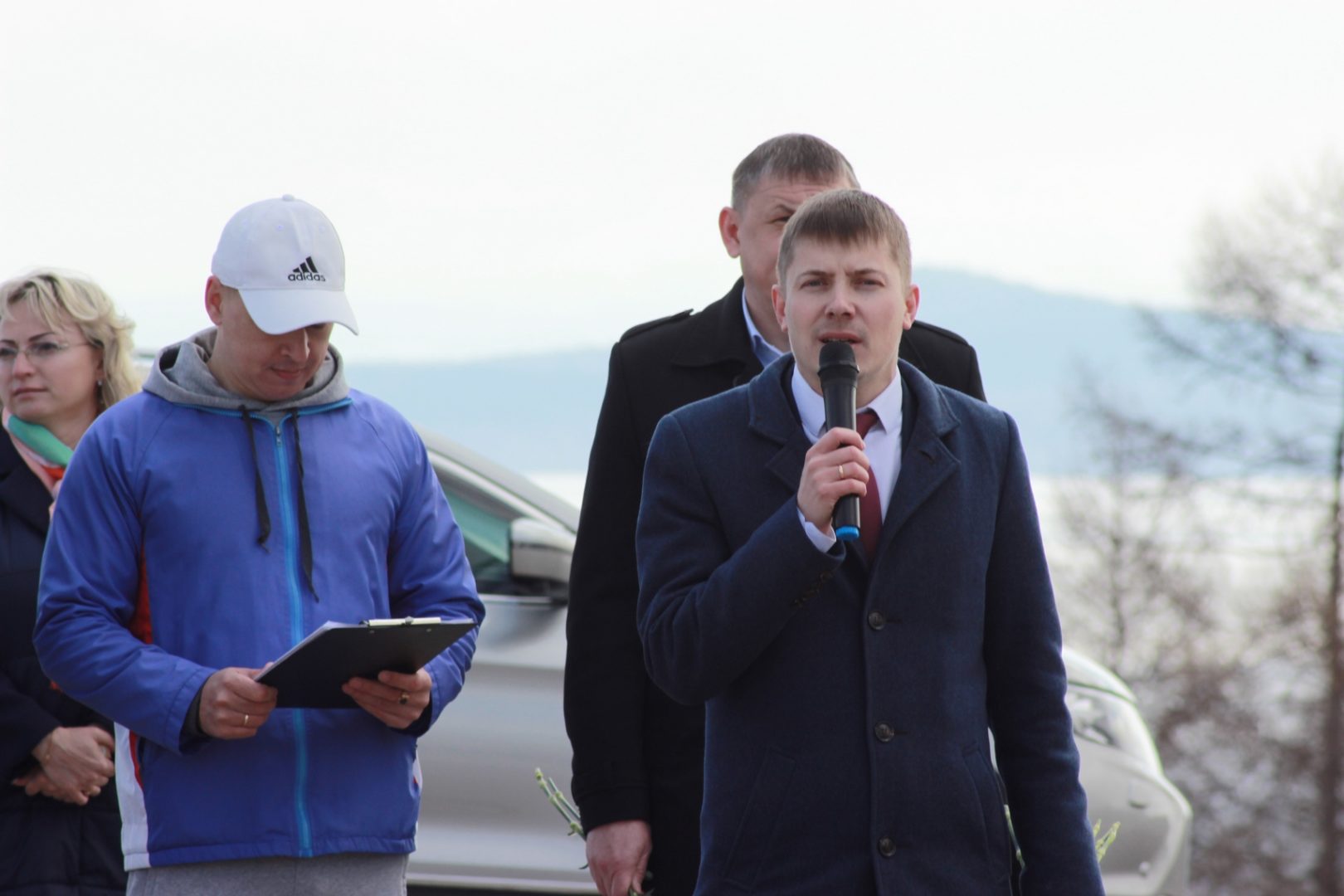 Свыше 500 братчан пробежали легкоатлетическую эстафету в Центральном районе