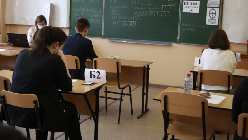 Два выпускника из Братска сдали ЕГЭ по русскому языку на 100 баллов