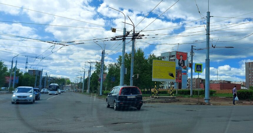 Проезд по улице Комсомольской в Братске перекрыли из-за капремонта дороги