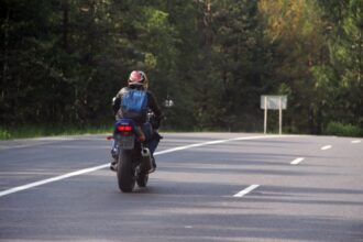 17-летний мотоциклист пострадал в ДТП при столкновении с машиной в Братском районе