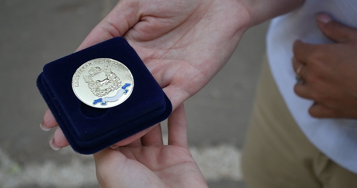 50 выпускников Братска окончили школу с «золотой» медалью