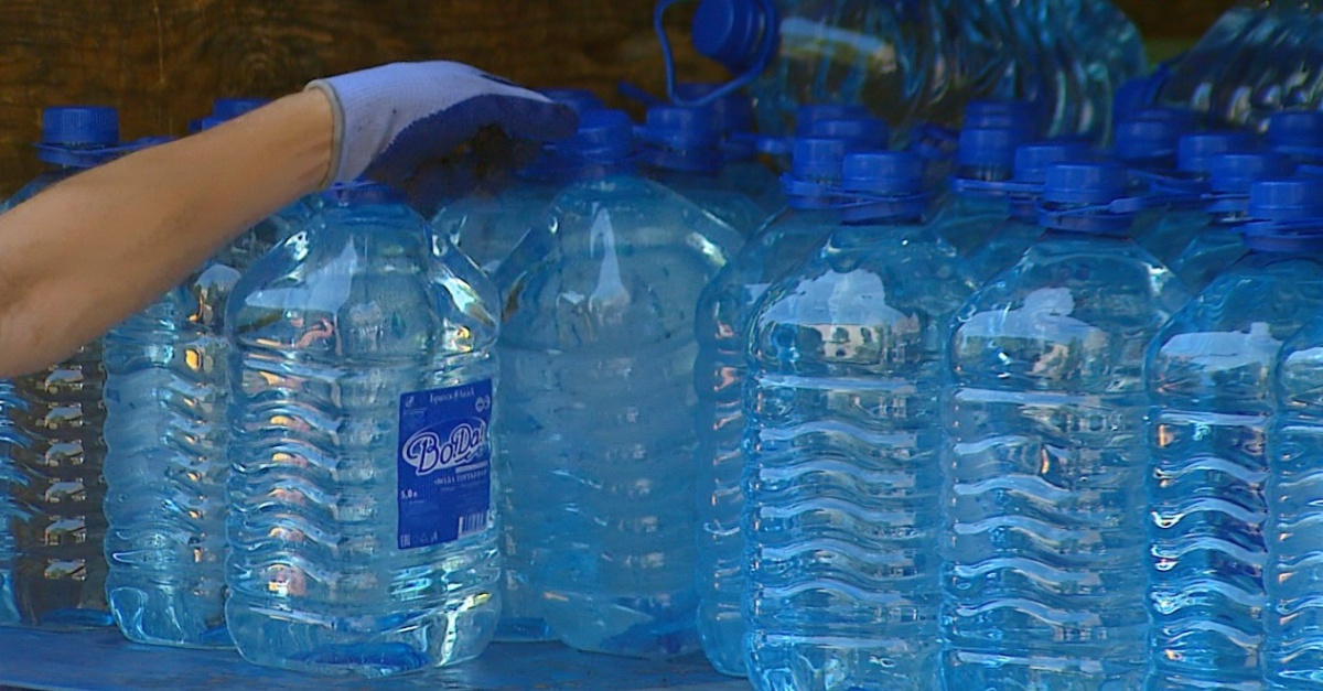 Большой объем бутилированной воды доставляют в больницы Братска