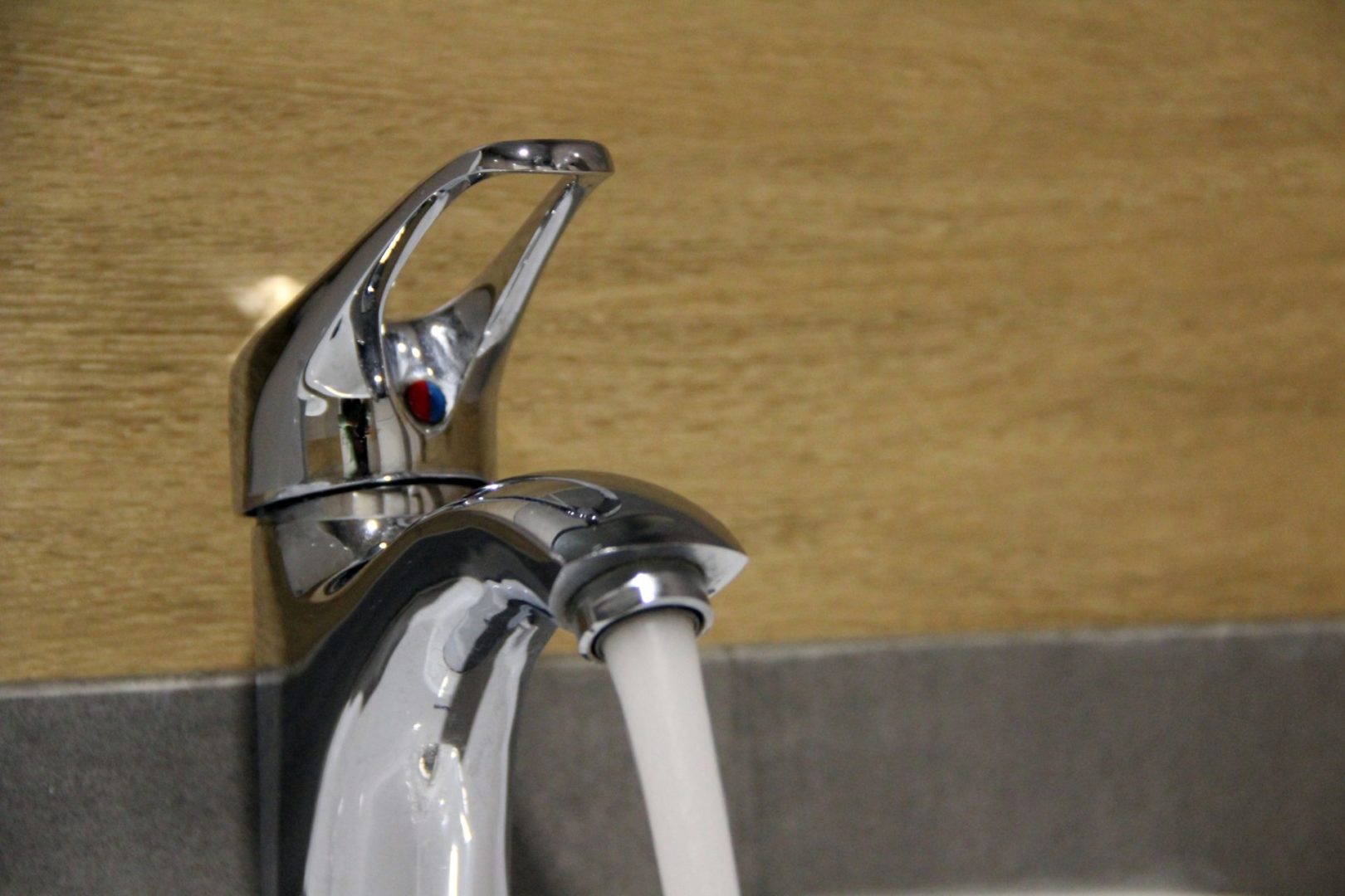 Холодную воду отключат на двух улицах Братска с 26 по 27 июля