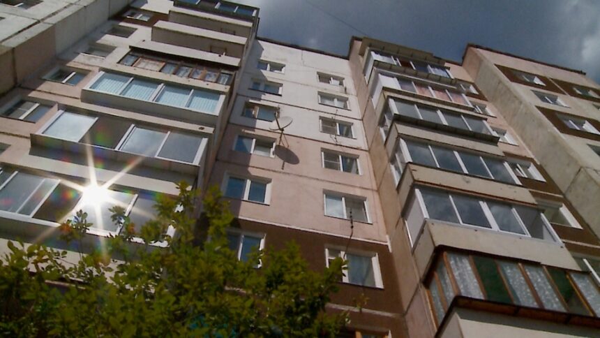 Пострадавшие при пожаре в Заярском семьи начали смотреть новые квартиры