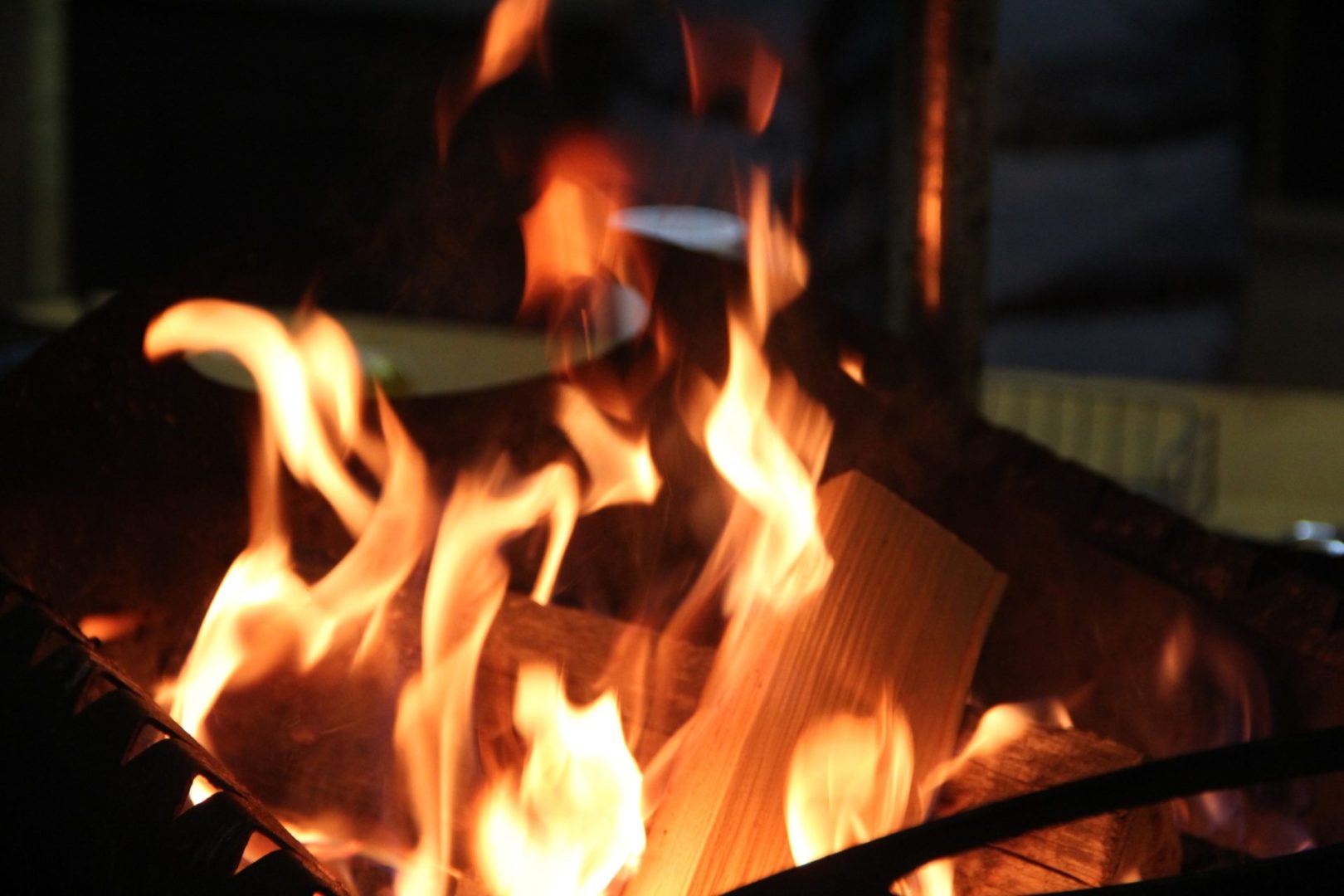 Жилой дом сгорел в Вихоревке в ночь на 12 июля