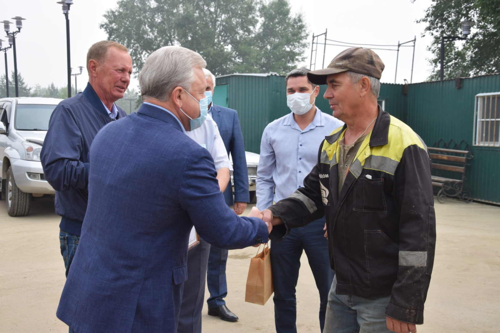 Мэр Братска поздравил строительные организации города с профессиональным праздником