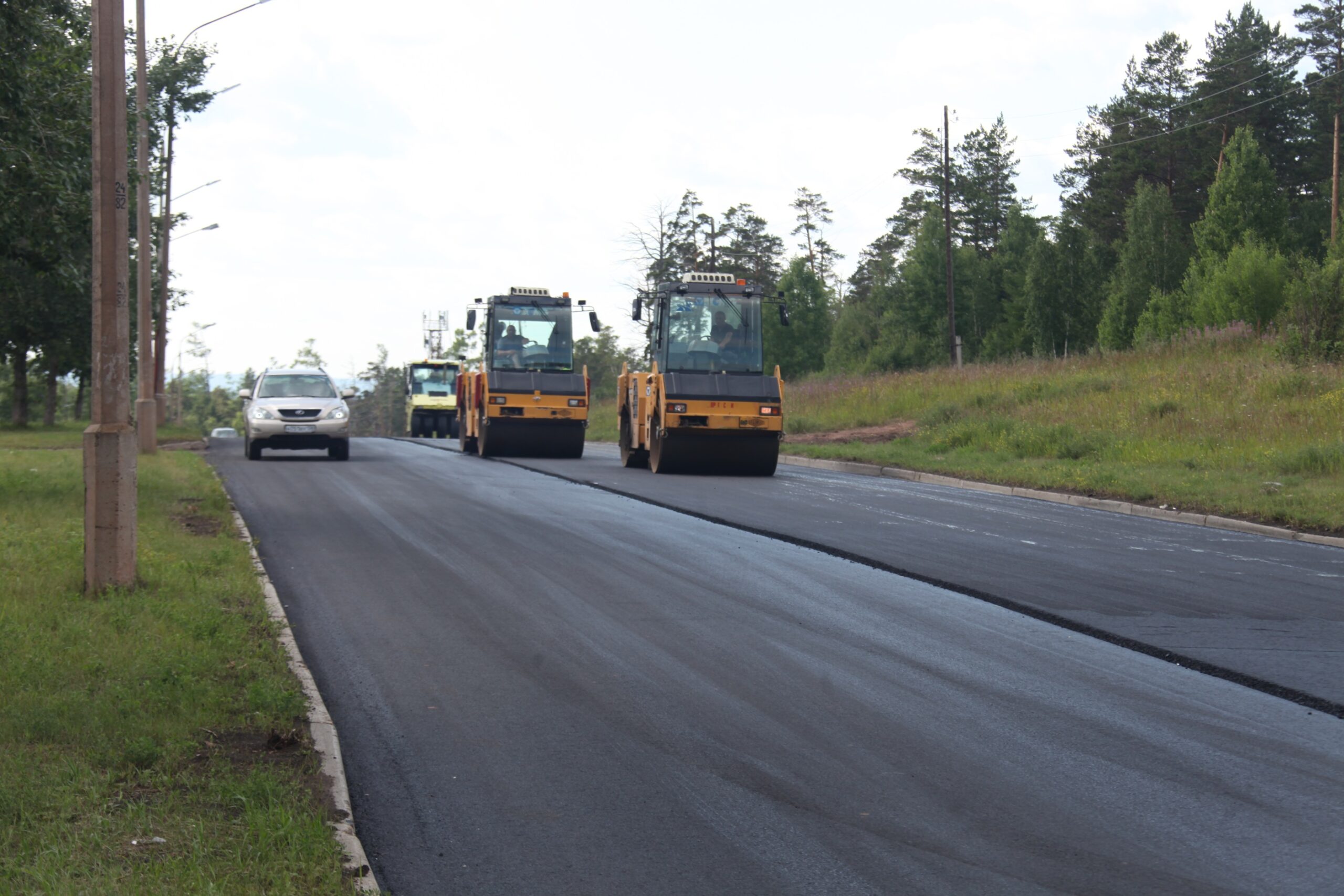 Мэр Братска проверил ход работ по ремонту городских магистралей