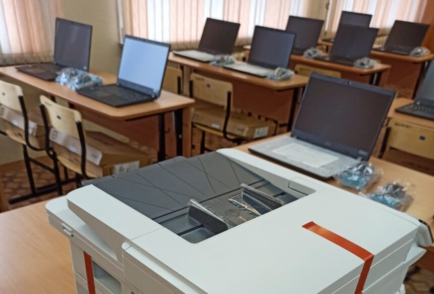 Компьютеры поступили в школы Братского района