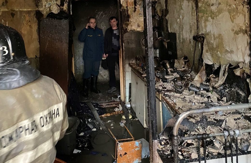 Мужчина 40 лет отравился угарным газом при пожаре в девятиэтажке в Братске