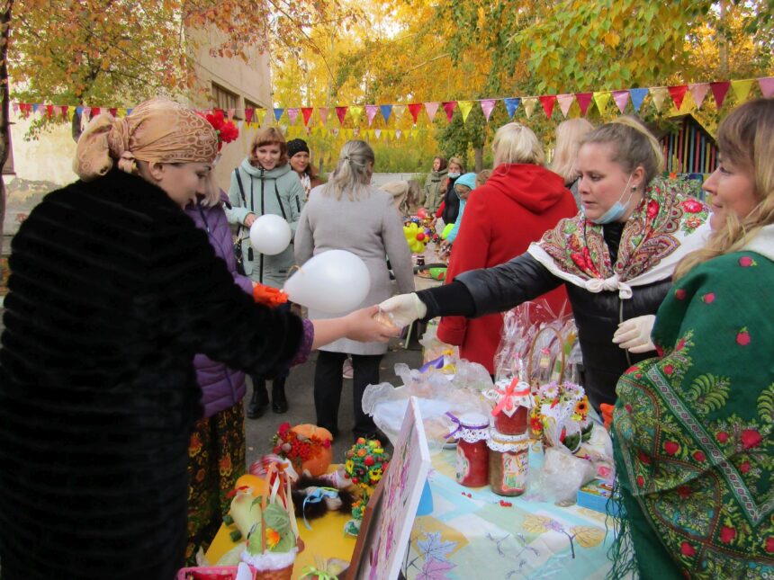 Братчане собрали больше 800 тысяч рублей на осенней благотворительной ярмарке