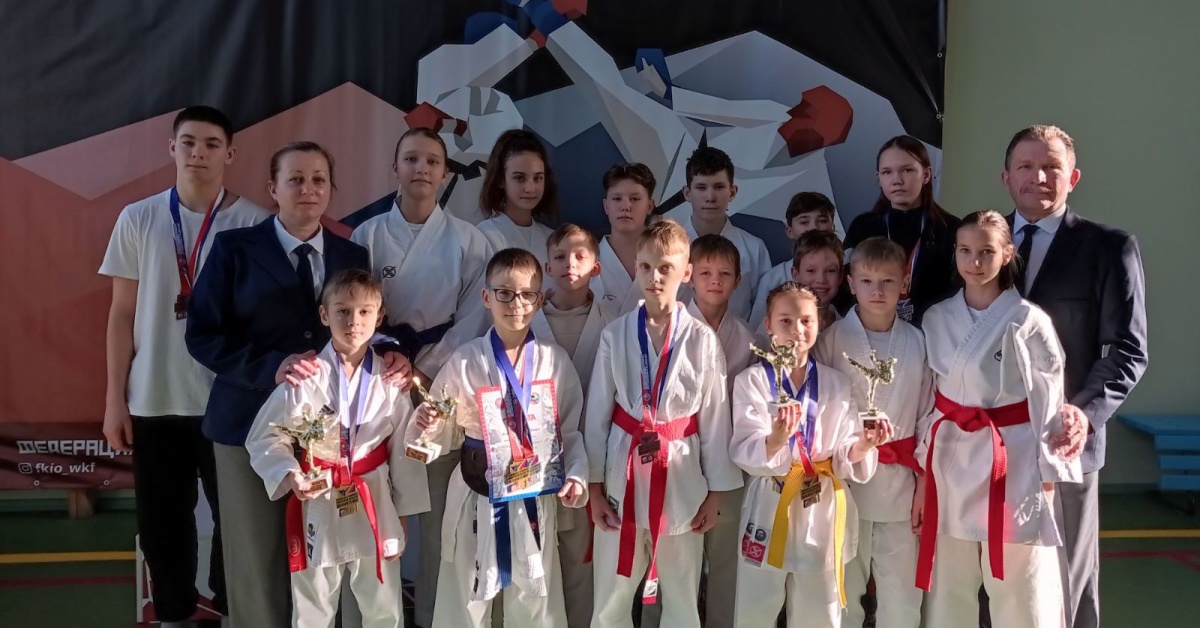 Каратисты из Братска завоевали 22 медали на чемпионате и первенстве Приангарья