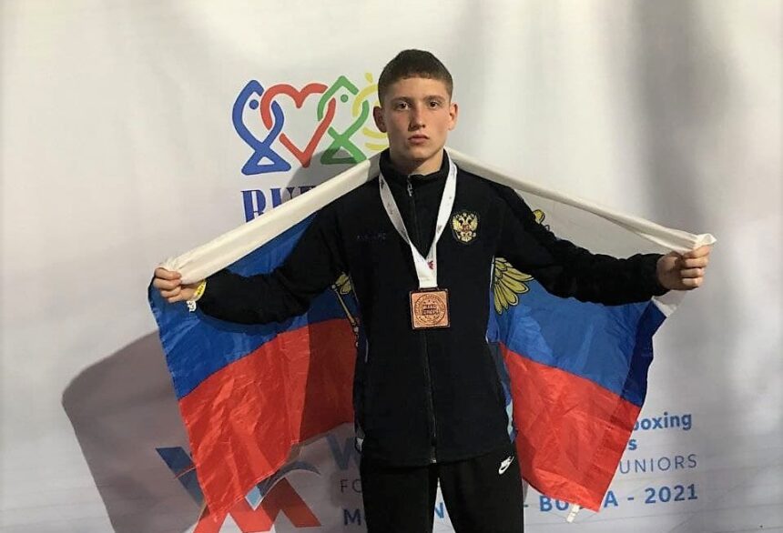 Спортсмен из Братского района Артём Хикматуллин завоевал бронзу на первенстве Европы по кикбоксингу