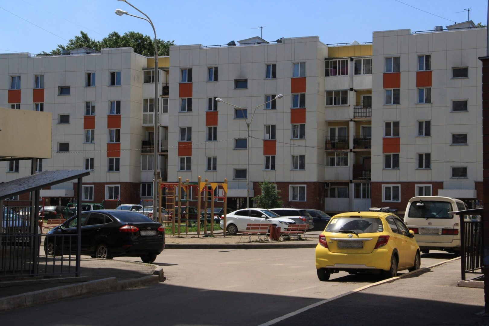 Восемь крупных дворов благоустроят в Братске в 2022 году