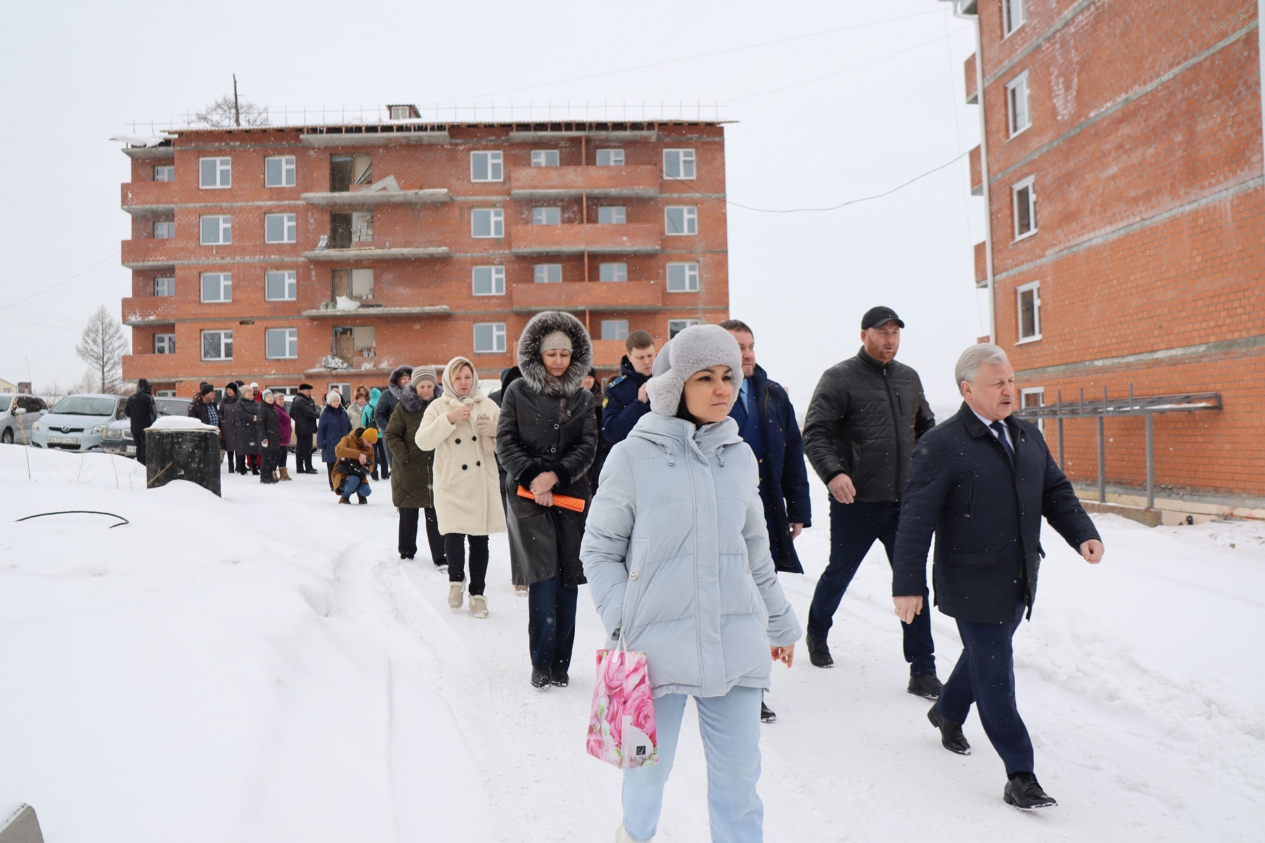 Мэр Братска и прокурор города проверили стройку домов для переселенцев на  улице Котельной — Твой Братск