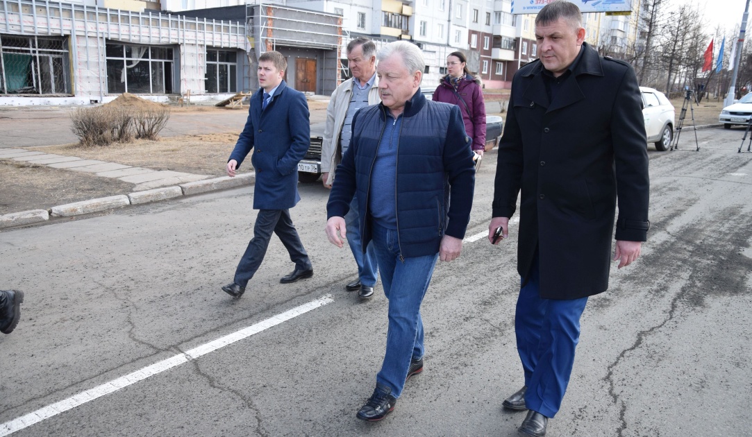 Сергей Серебренников: Город преображается — ремонтируем дороги, делаем разметку, чистим улицы, украшаем Братск ко Дню Победы