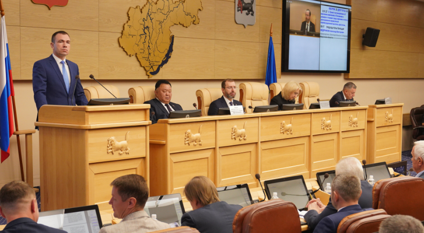 Выступление на заседании в российском зале заседаний.