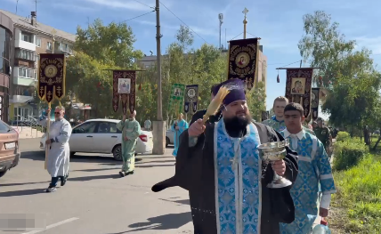 Крестный ход объединил сотни верующих в Братске