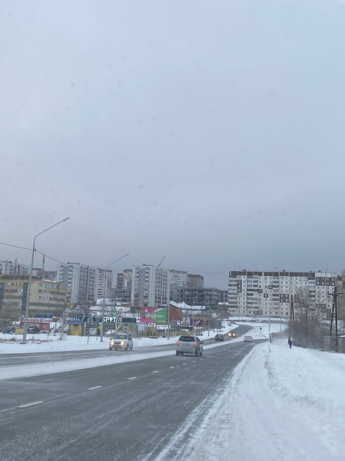 Братск становится ярче: 24 новых светильника освещают улицу Мира