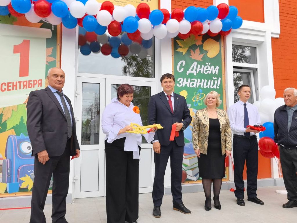 Старейшая школа в Вихоревке открылась после капитального ремонта