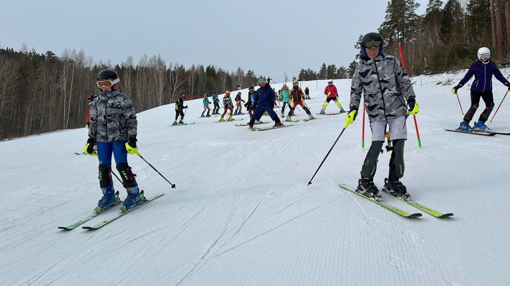 86 лыжников участвовали в соревнованиях на горе Пихтовой в Братске
