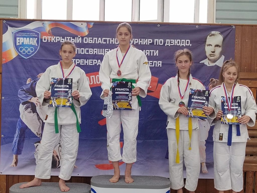 9 медалей завоевали братчане на Открытом первенстве Ангарска по дзюдо