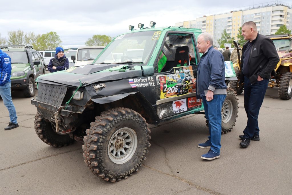 Автогонщики со всего Приангарья встретились на Rainforest Challenge (RFC) в Братске