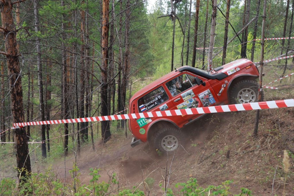 Автогонщики со всего Приангарья встретились на Rainforest Challenge (RFC) в Братске