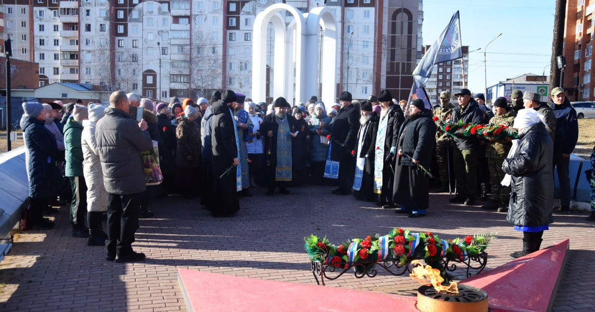 Автомобильный Крестный ход в Братске: за сохранение единства России и Божью помощь защитникам Отечества