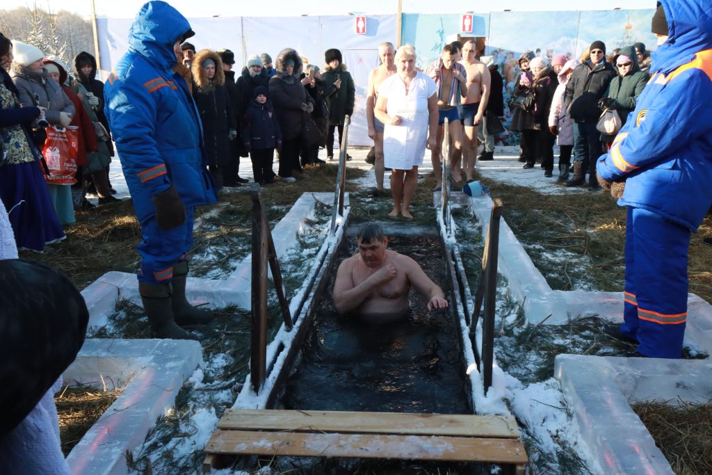Более 1500 человек поучаствовали в Крещенских мероприятиях 19 января