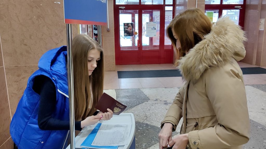 Более 2,5 тысяч жителей Братска поставили подписи в поддержку Владимира Путина