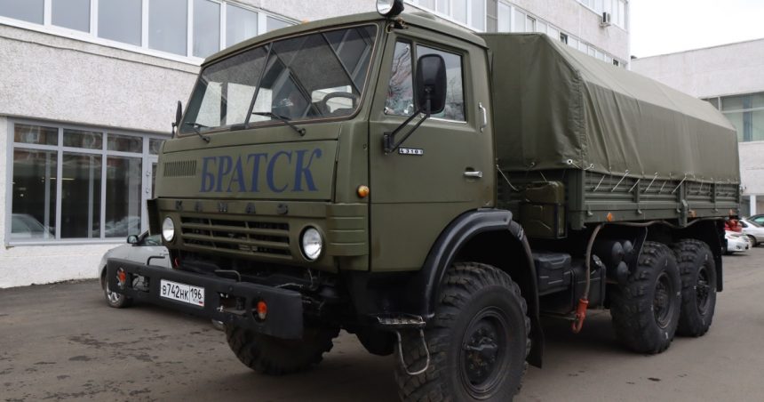 Братчане собрали КАМАЗ и два УАЗа с гуманитарной помощью для земляков в зоне СВО