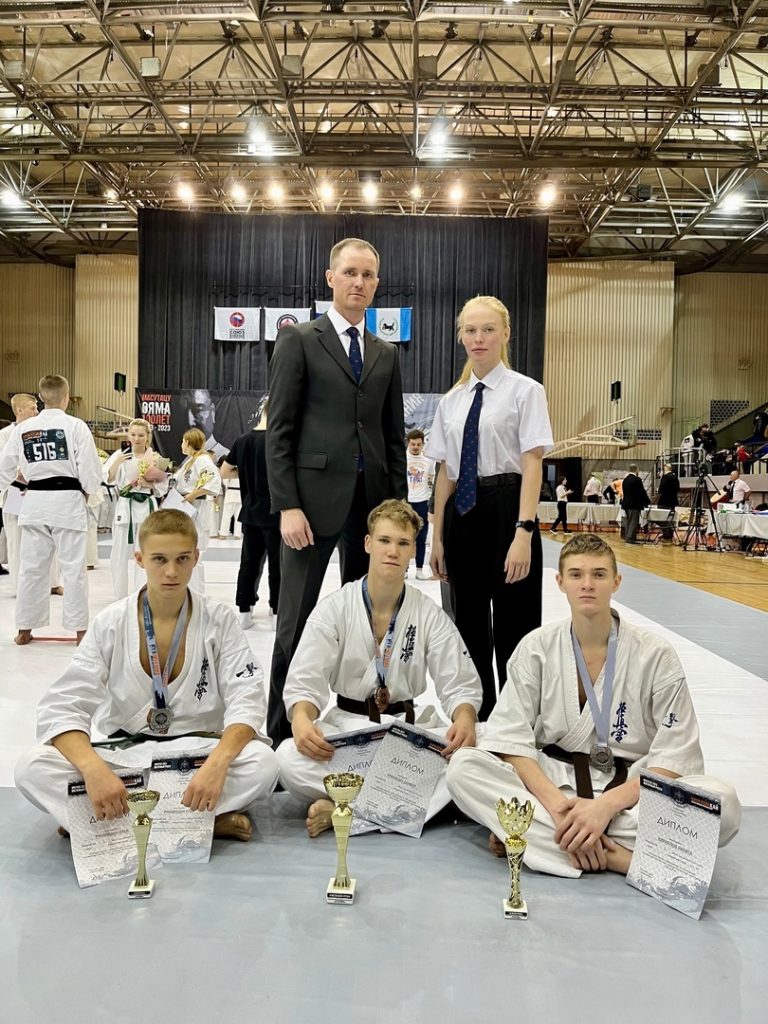 Братчане стали победителями и призерами всероссийский соревнований по каратэ