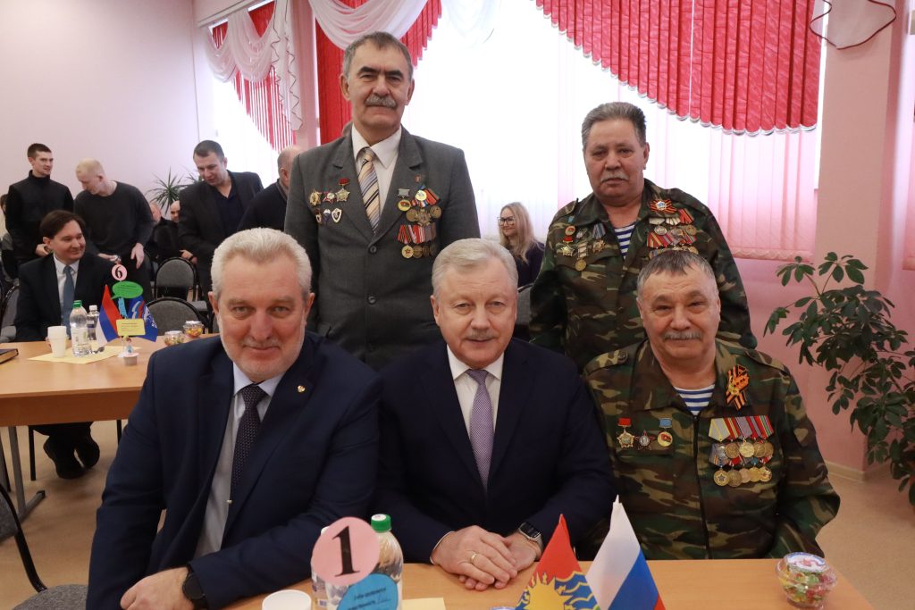Братчане выяснили за круглым столом, что значит быть отцом