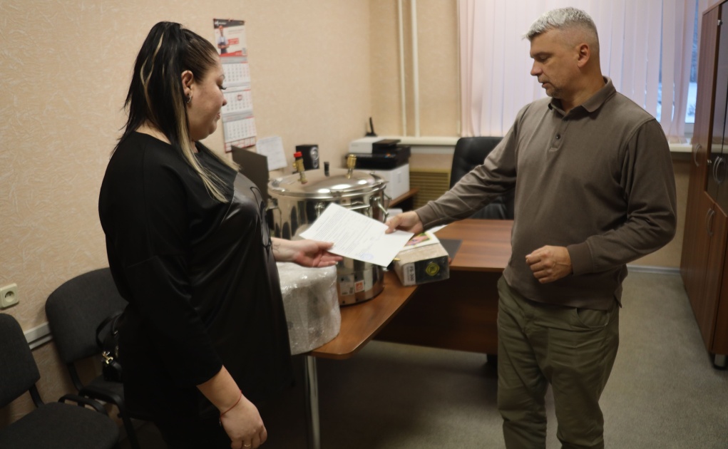 Братчанка готовит и передает домашнюю еду для бойцов в зоне СВО