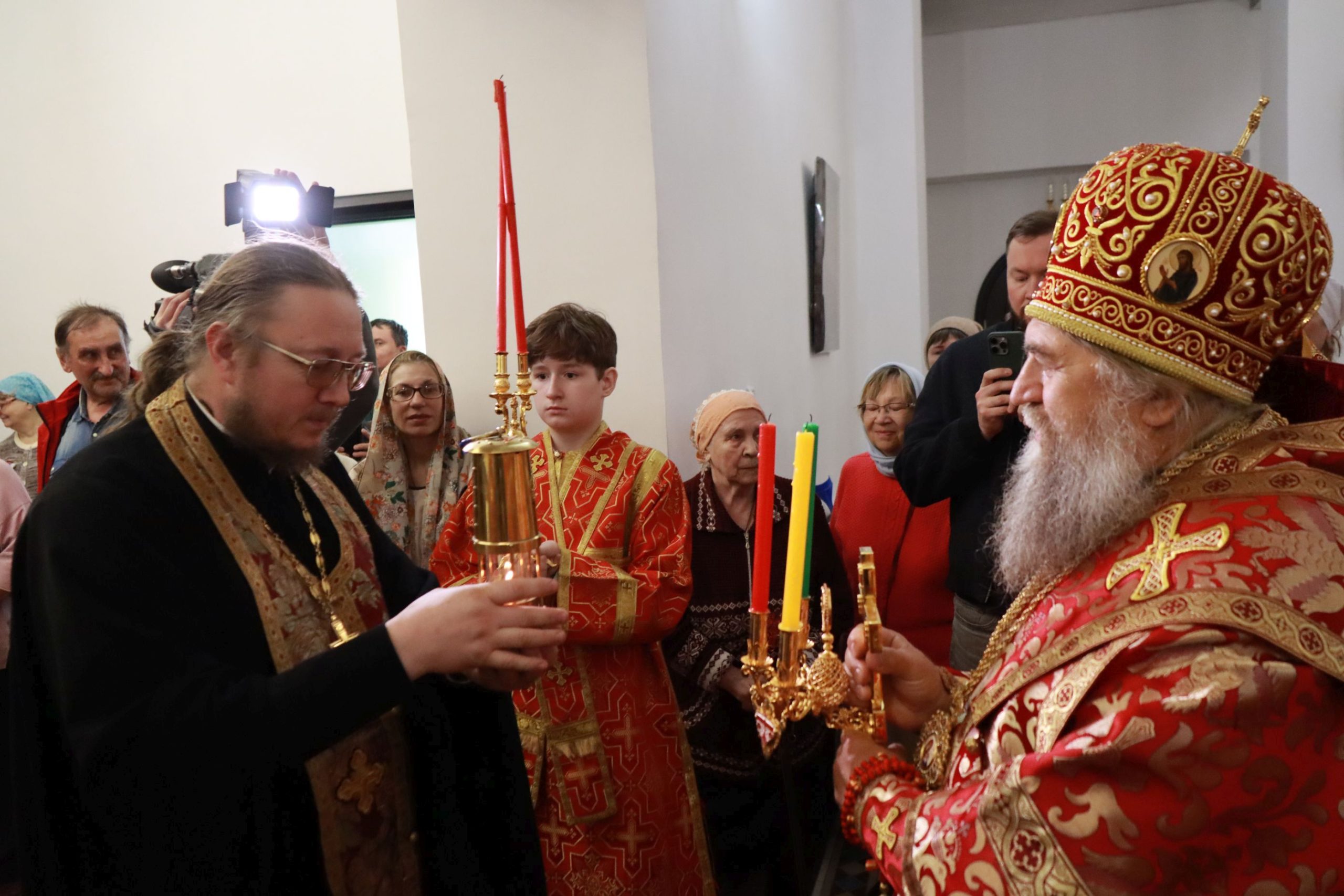 Братск отметил святой праздник с Благодатным огнем из Иерусалима — Твой  Братск