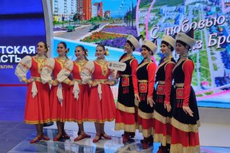 Bratsk Predstal Vo Vsey Krase Na Stende Irkutskoy Oblasti Na Vdnh 15