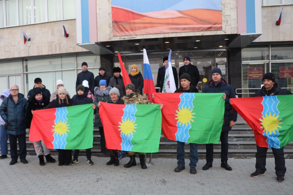 Четыре новых защитника из Братска отправляются на службу с надеждами на скорое возвращение