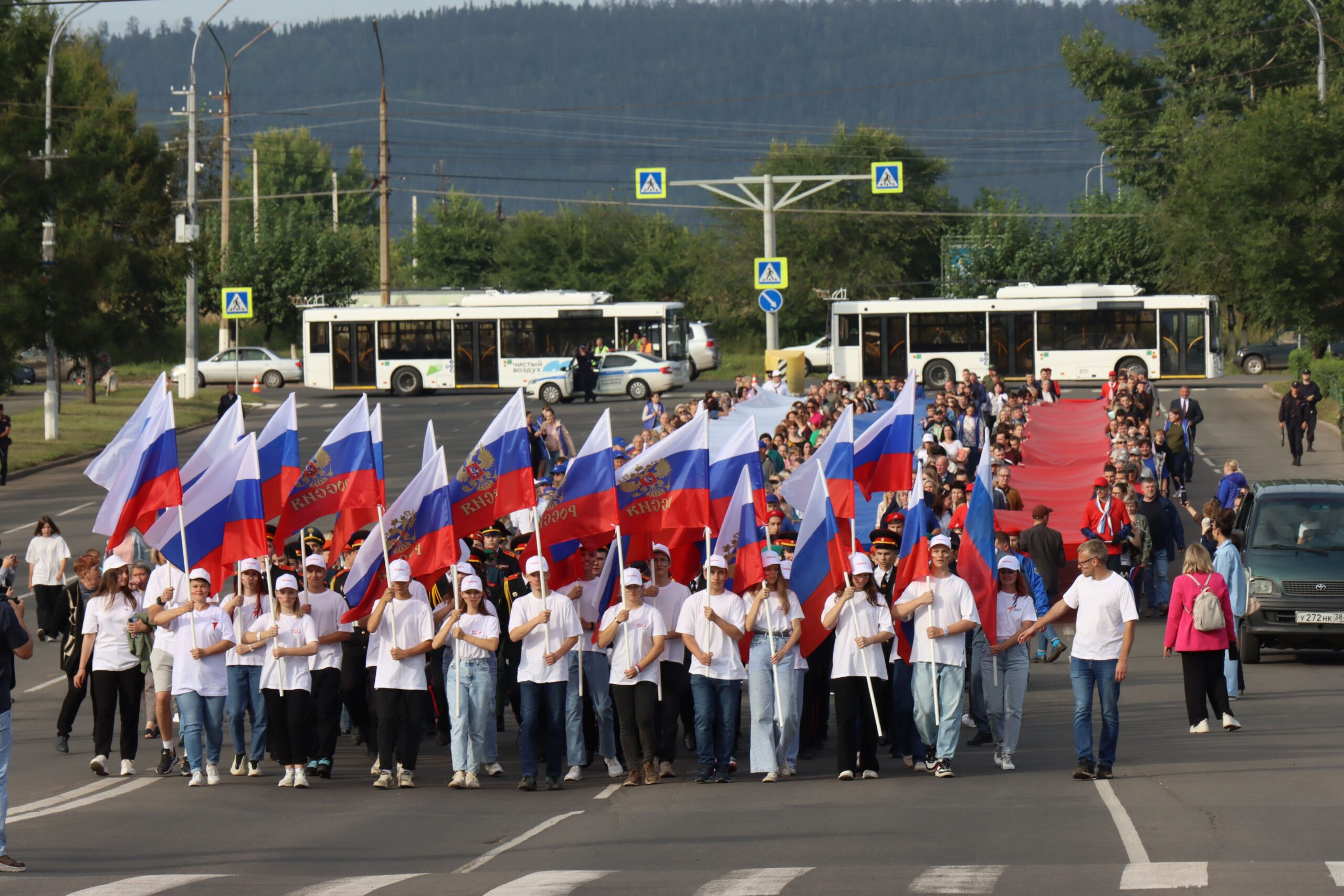 День флага в Братске: единение и патриотизм