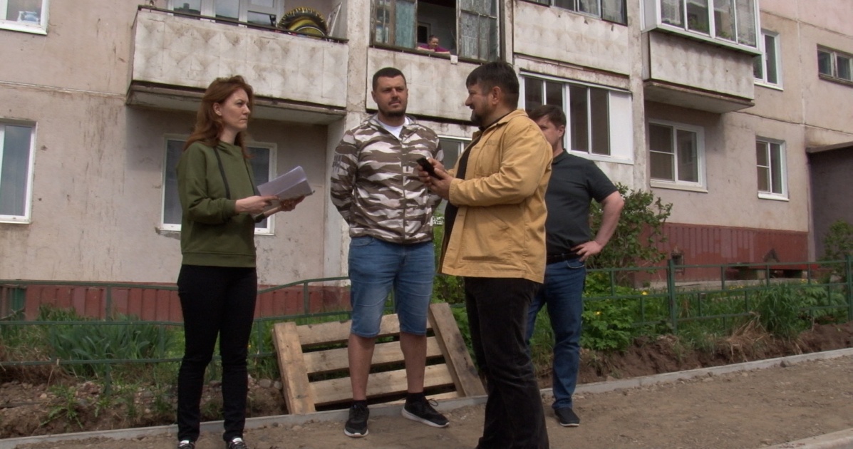 Десять братских дворов на 40% готовы к асфальтированию