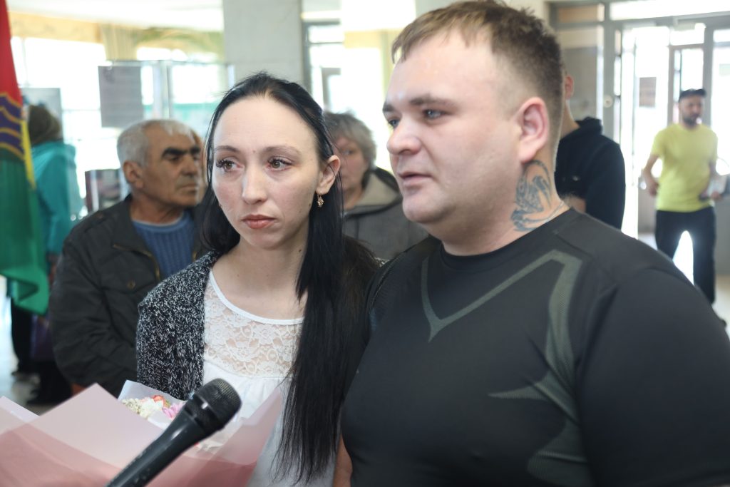 Доброволец из Братска отправился на службу прямо из дворца бракосочетания