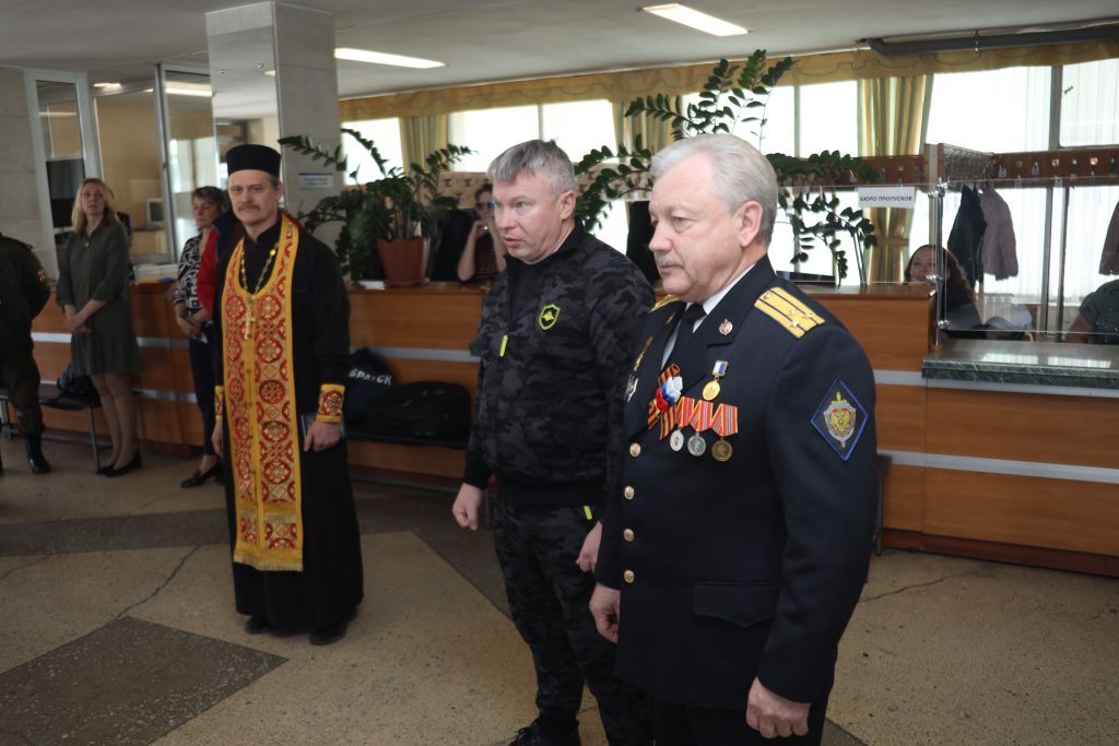Доброволец из Братска отправился на службу прямо из дворца бракосочетания