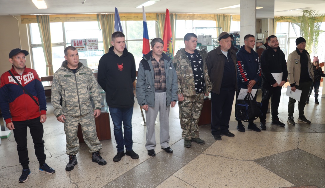 Добровольцы из Братска отправляются на службу, чтобы поддержать Родину и близких