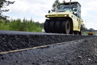 Дорогу в ж/р Порожский в Братске полностью отремонтируют за три года