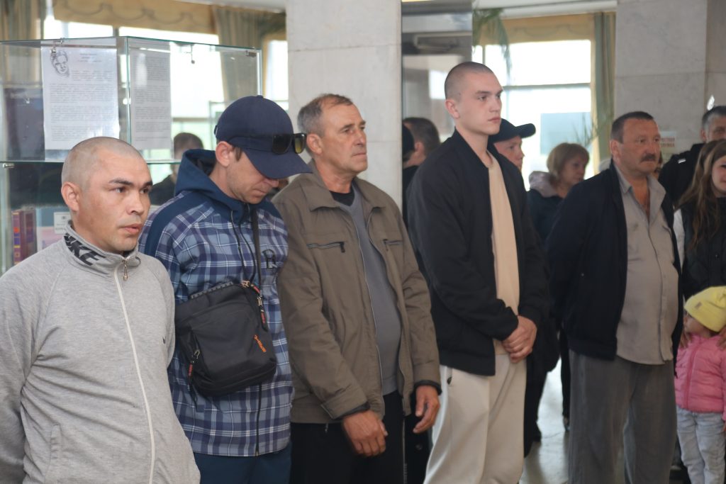 Еще 10 добровольцев из Братска разного возраста и профессий вступят в ряды защитников