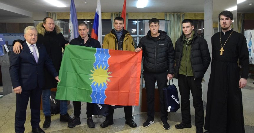 Esche Odna Gruppa Dobrovoltsev Iz Bratska Otpravilas Segodnya V Zonu Svo 10