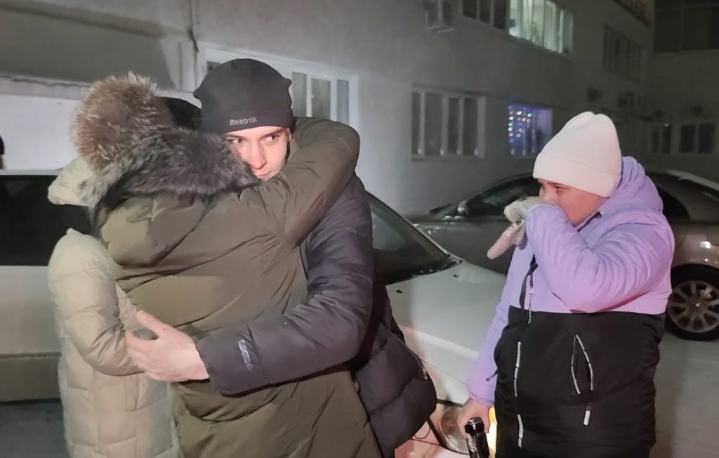 Еще одна группа добровольцев из Братска отправилась сегодня в зону СВО