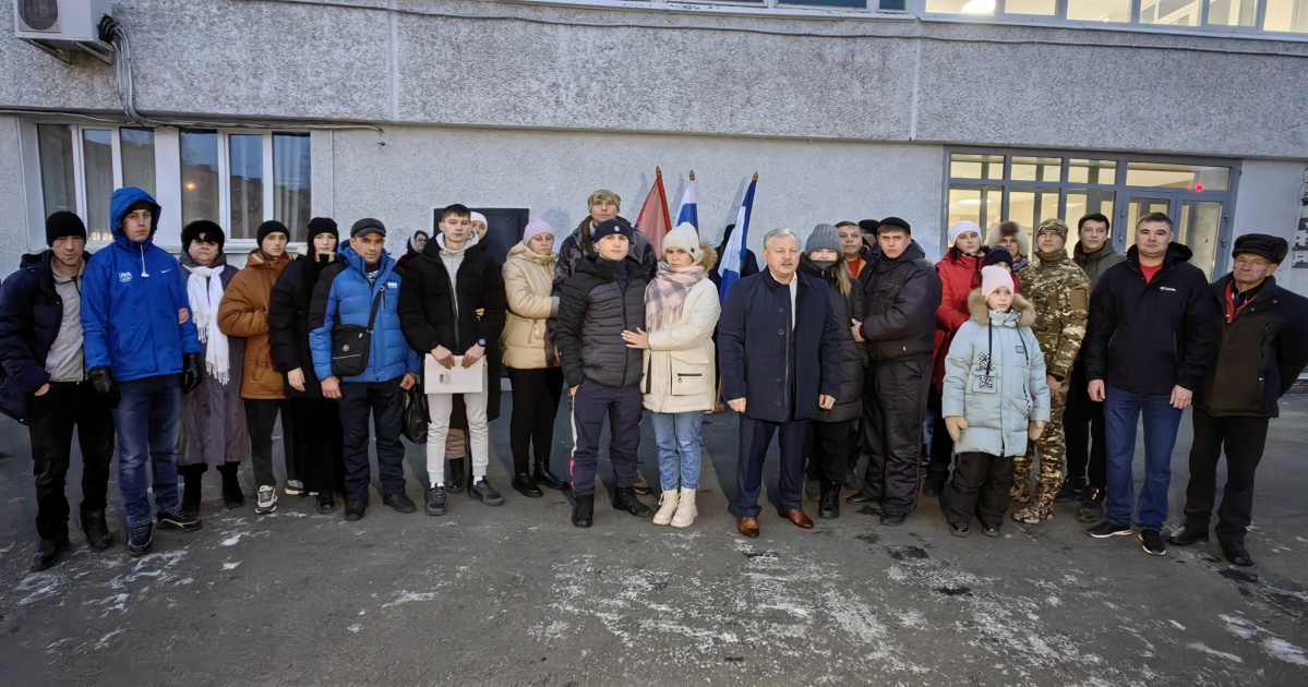 Еще восемь братчан уехали сегодня на сборный пункт в Шелехов