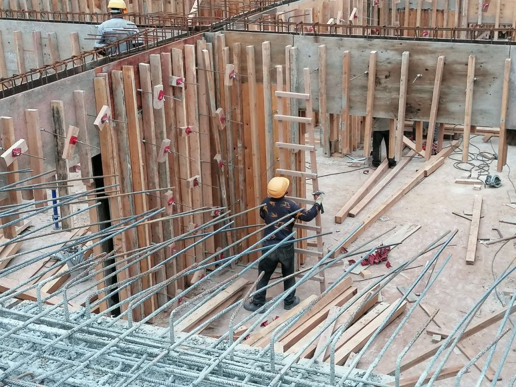 Готовность школы в 26 микрорайоне Братска составляет 15%