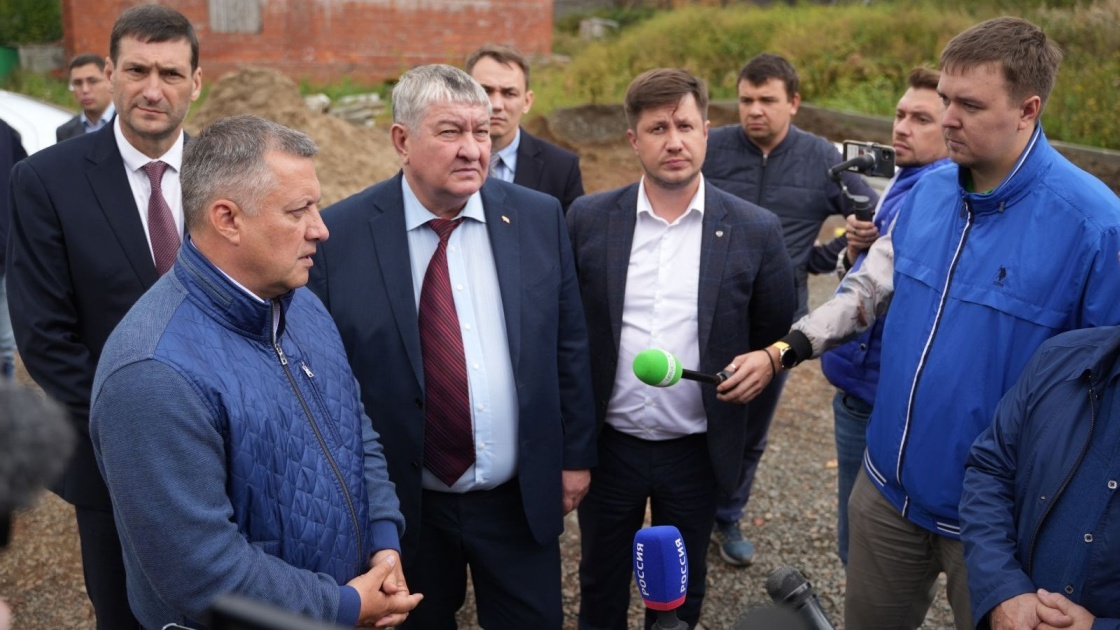 Губернатор Приангарья посетил объекты строительства и благоустройства в Братске