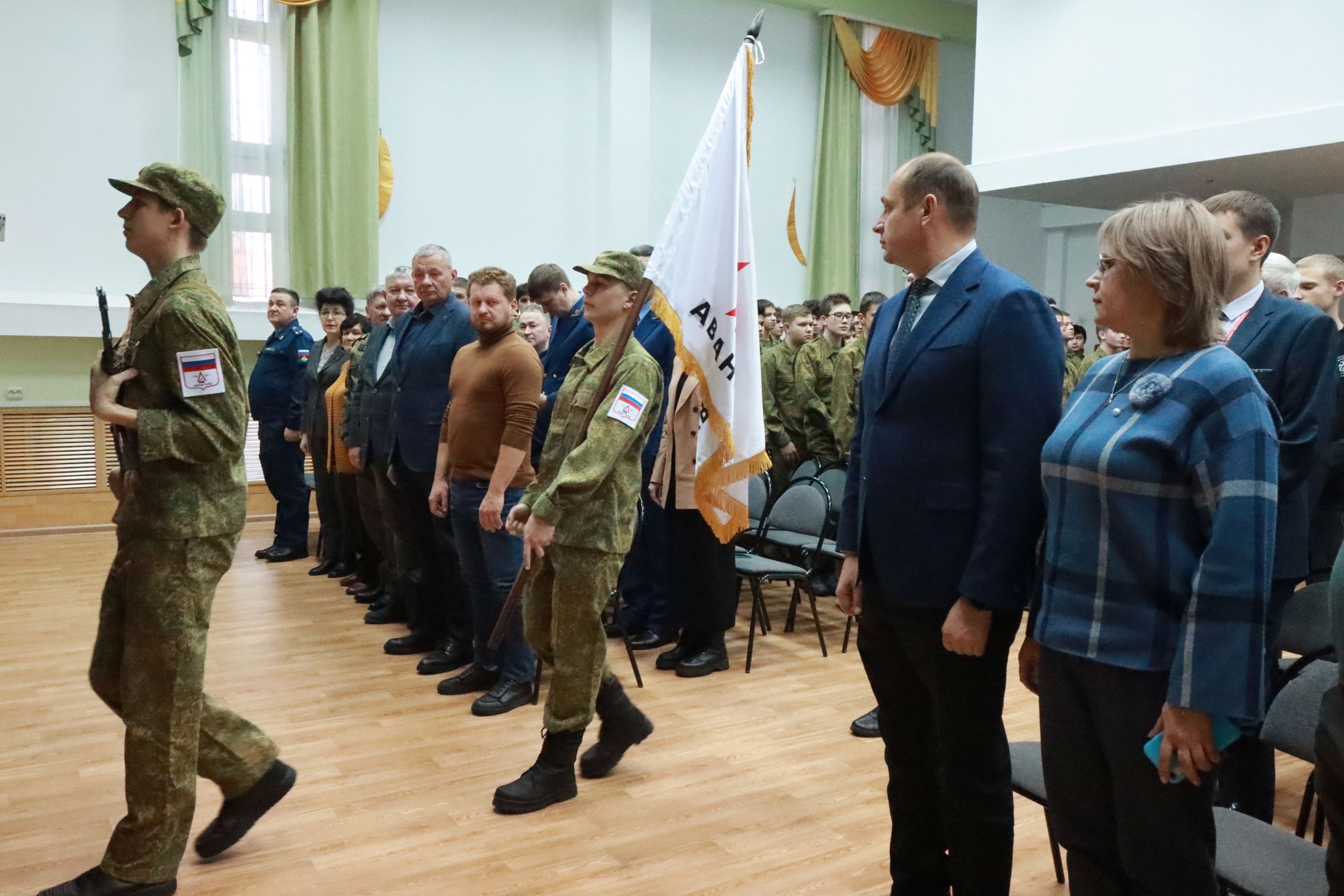 Открытие военно-патриотического центра "Авангард" в Братске: новая веха в подготовке защитников